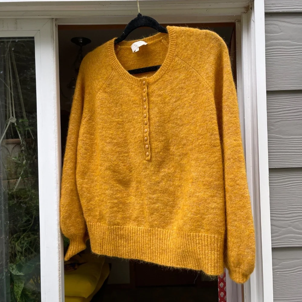Very EUC Sézane Leon Sweater size M in Cumin (golden yellow) - Picture 3 of 13